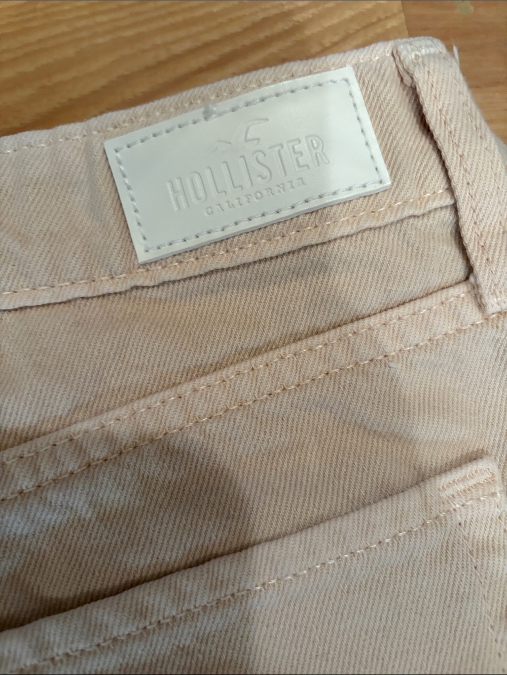 Hollister Cream Frayed-Hem Denim Shorts - Picture 3 of 4